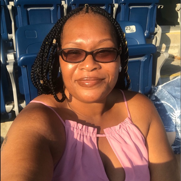 Meet your Posher, Lawanda - Picture 1 of 1